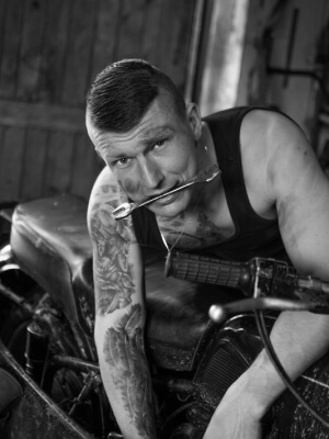 custom bike builder story team 4.jpg